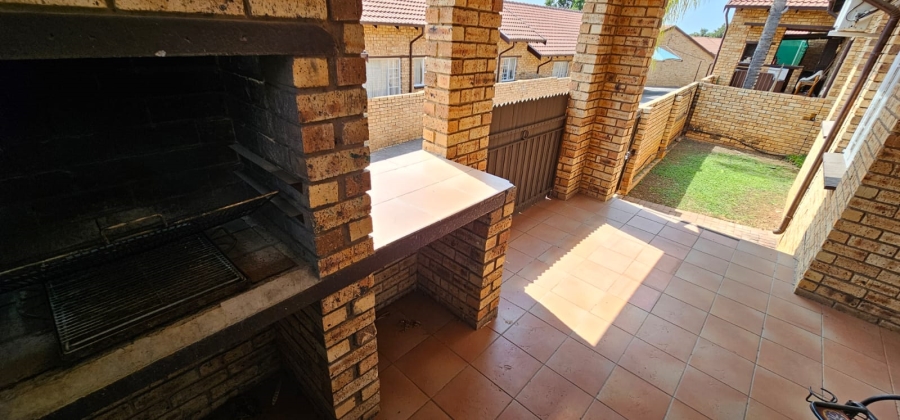3 Bedroom Property for Sale in Safari Gardens North West